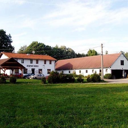 Stáj Newport Dolní Domaslavice Exterior foto