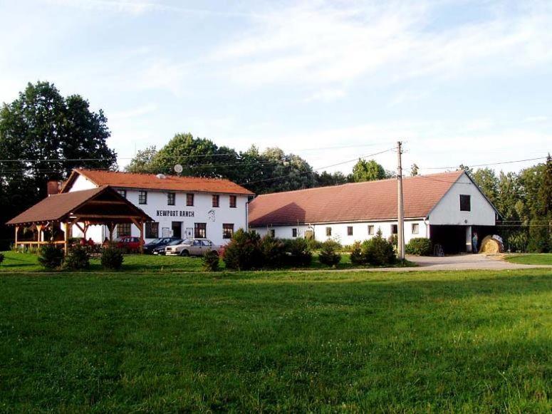 Stáj Newport Dolní Domaslavice Exterior foto